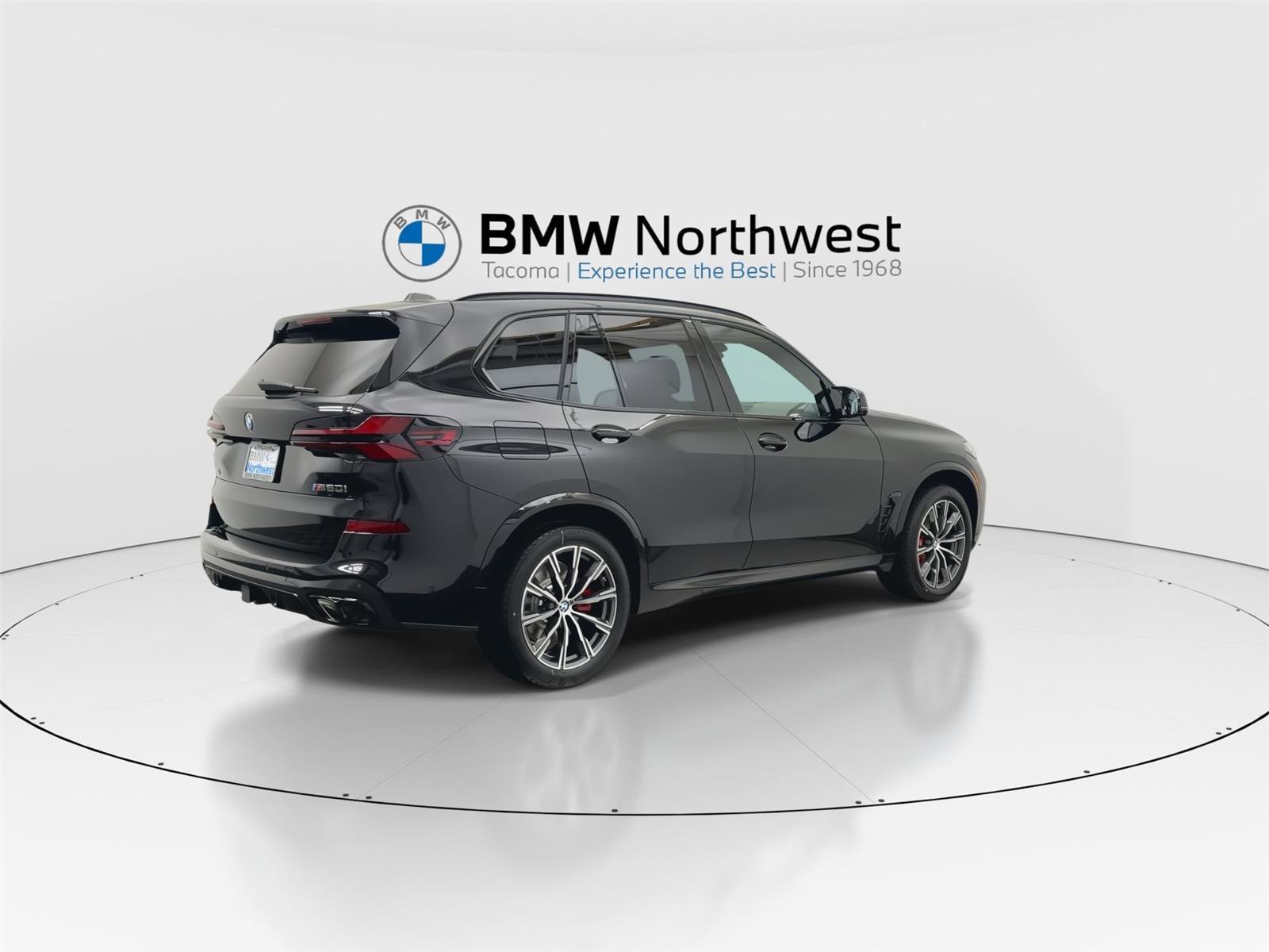 New 2026 BMW X5 M60i w/ Climate Comfort Package image 3