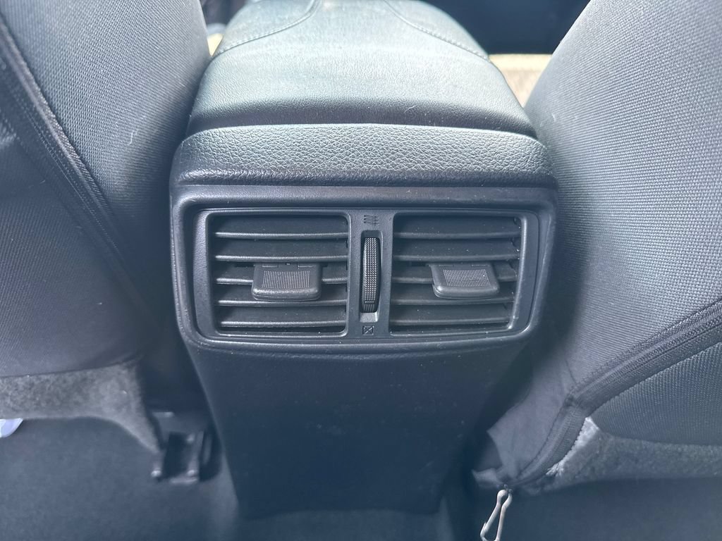 Used 2019 Nissan Rogue SV AWD/4WD image 16