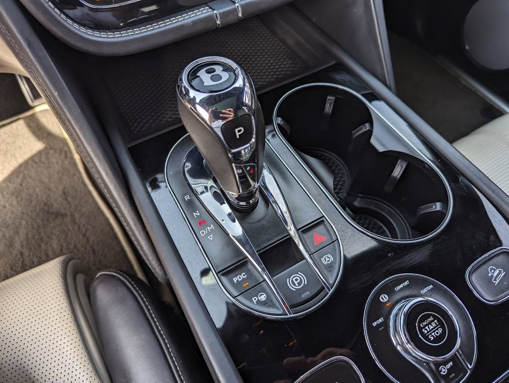 Used 2018 Bentley Bentayga AWD/4WD image 26