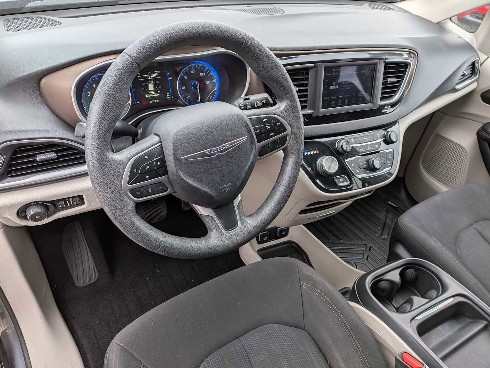 Used 2018 Chrysler Pacifica Touring Plus image 2