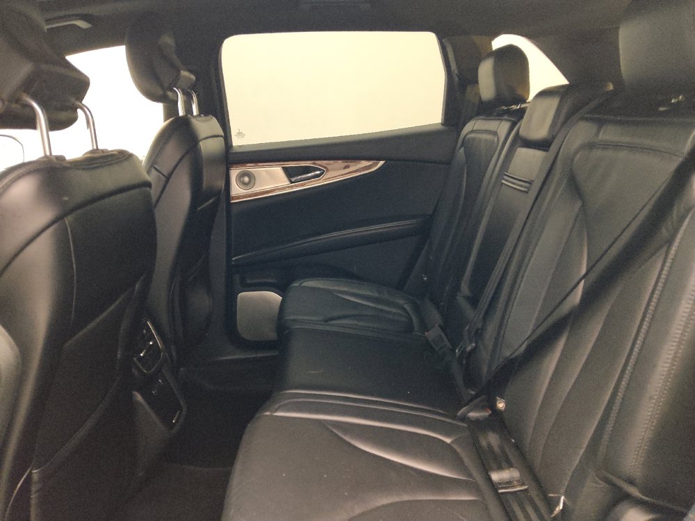 Used 2016 Lincoln MKX Reserve w/ Luxury Package FWD image 18