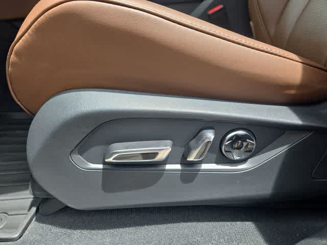 Certified 2025 Acura MDX FWD w/ Technology Package image 17