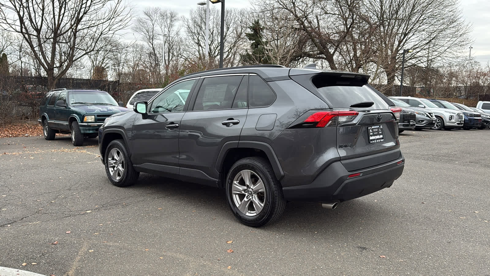 Used 2022 Toyota RAV4 XLE image 5