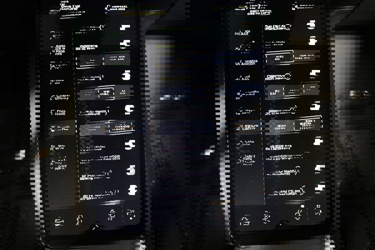 Used 2024 Lucid Air Pure image 31