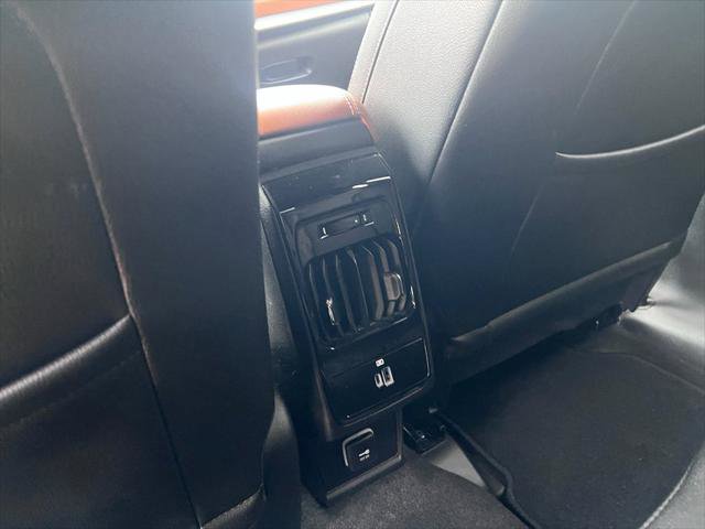 Certified 2025 Jeep Compass Limited w/ Elite Group AWD/4WD image 17