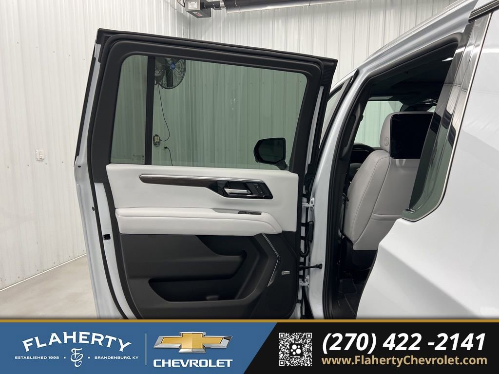 New 2026 Chevrolet Suburban Premier image 10