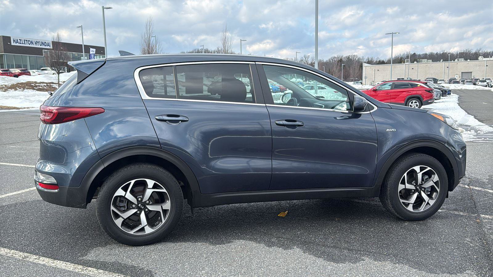 Used 2022 Kia Sportage LX image 4