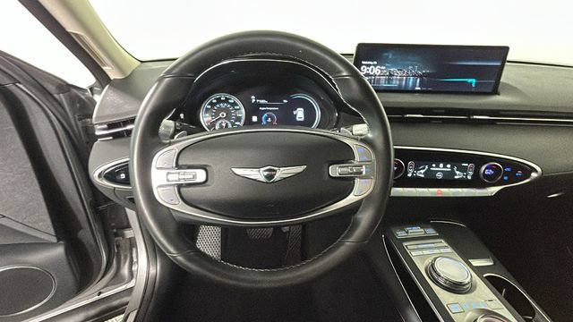 Used 2025 Genesis GV70 2.5T AWD/4WD image 15