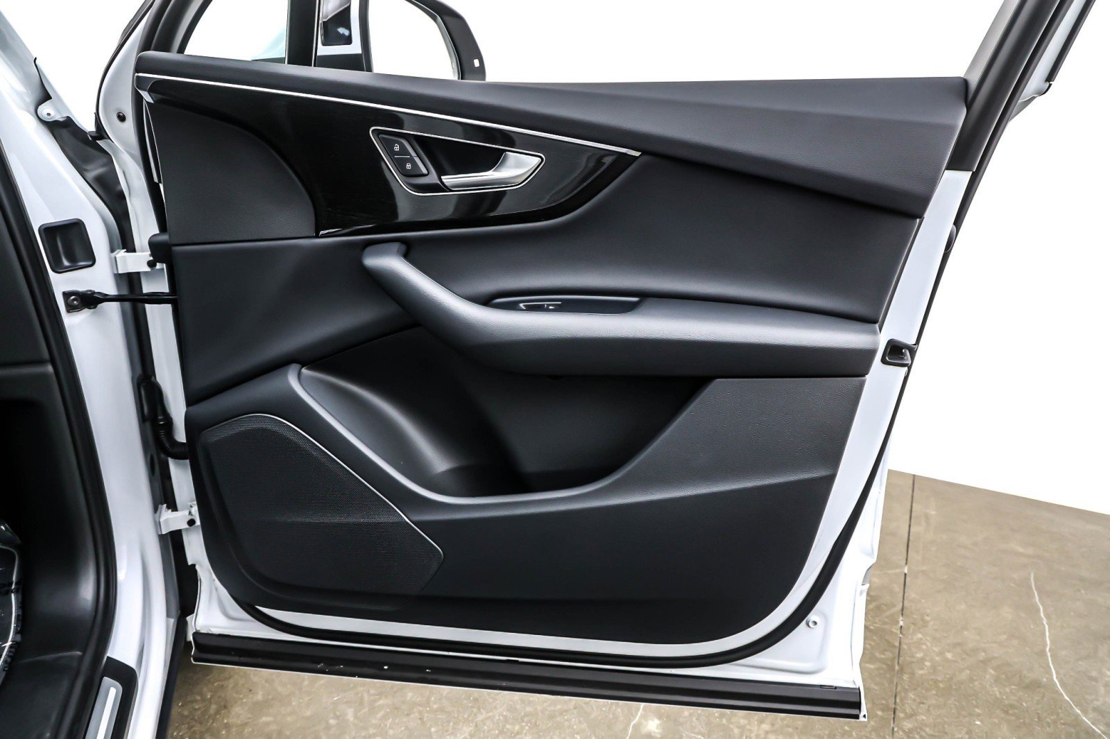 Used 2025 Audi Q7 2.0T Premium w/ Convenience Package image 25