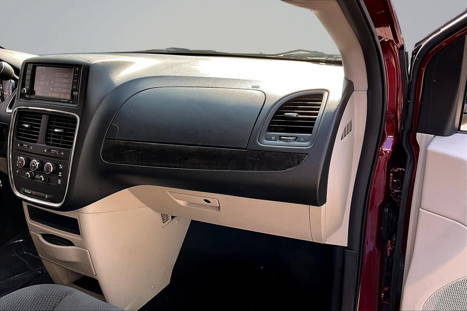Used 2017 Dodge Grand Caravan SE w/ Power Window Group FWD image 26