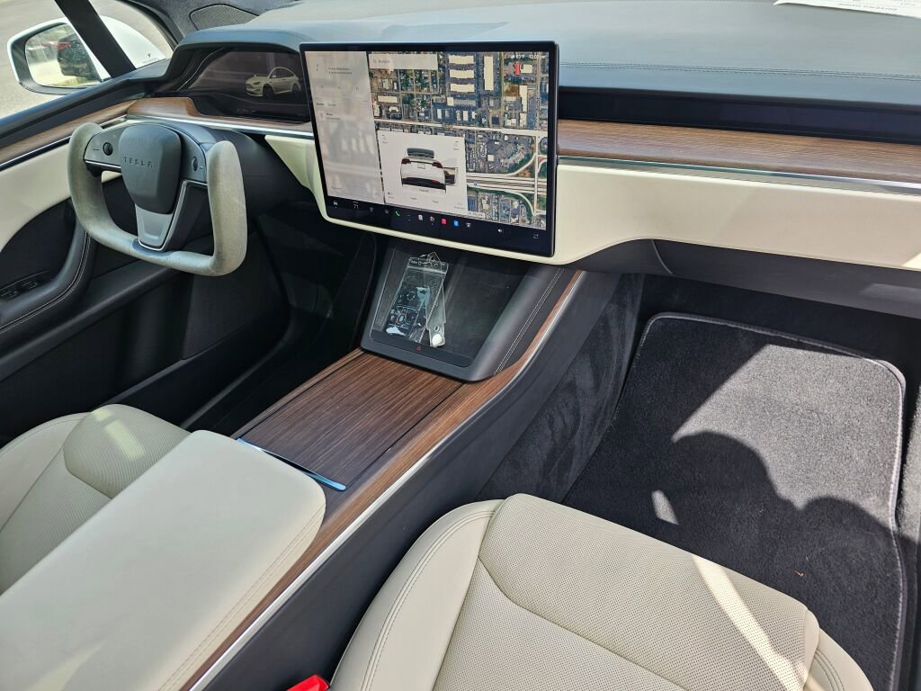 Used 2022 Tesla Model X image 13