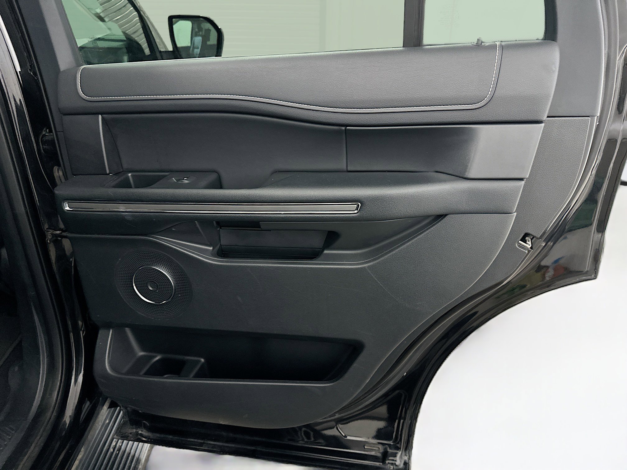 Used 2024 Ford Expedition XLT image 33