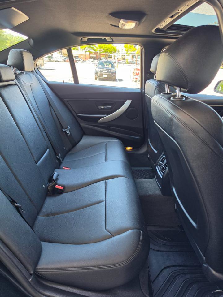 Used 2016 BMW 320i xDrive Sedan AWD/4WD image 12