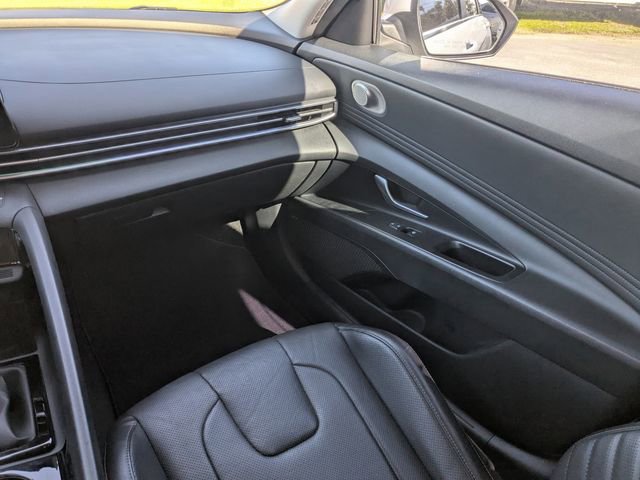 Used 2021 Hyundai Elantra Limited image 20