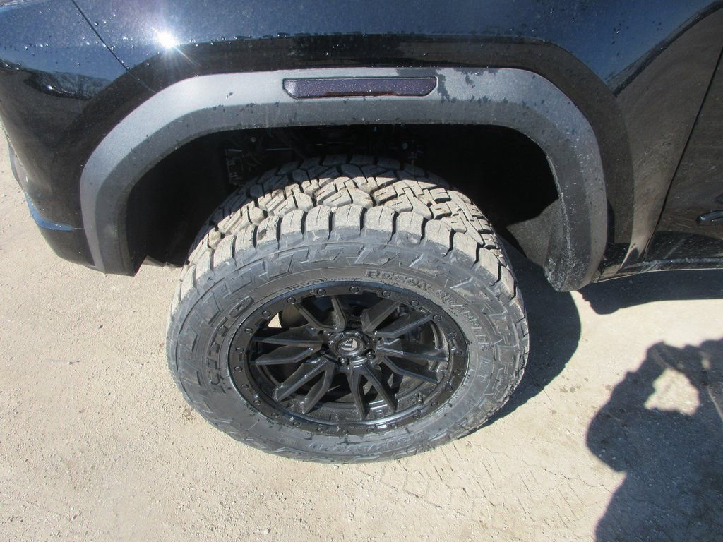 New 2026 GMC Canyon AT4 w/ Technology Plus Package image 12