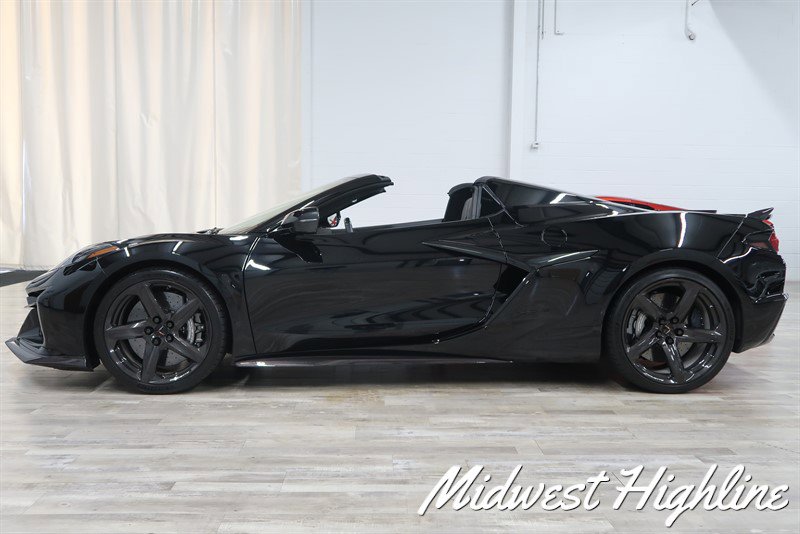 Used 2023 Chevrolet Corvette Z06 image 11