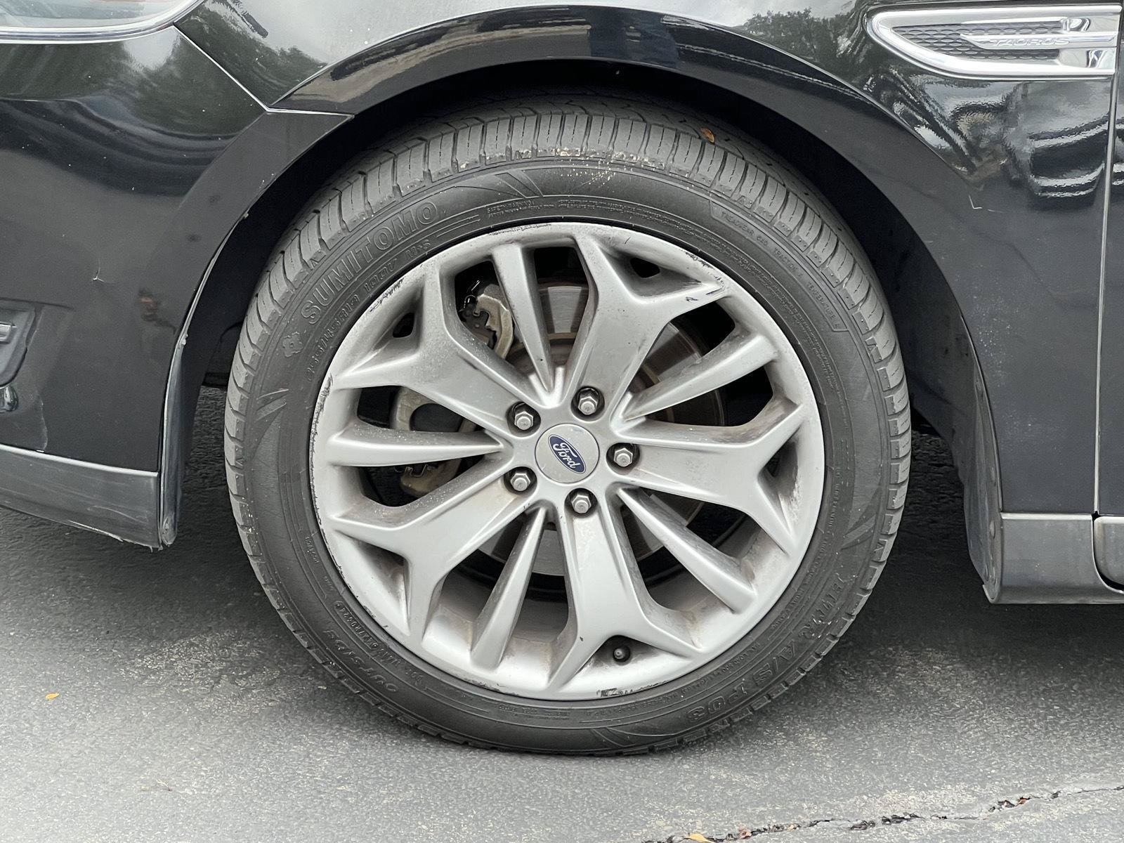 Used 2015 Ford Taurus Limited FWD image 20