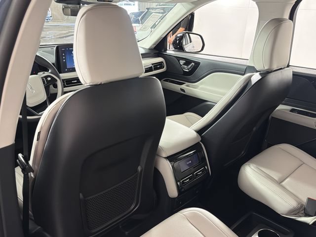 New 2026 Lincoln Aviator 2WD w/ Jet Appearance Package image 20