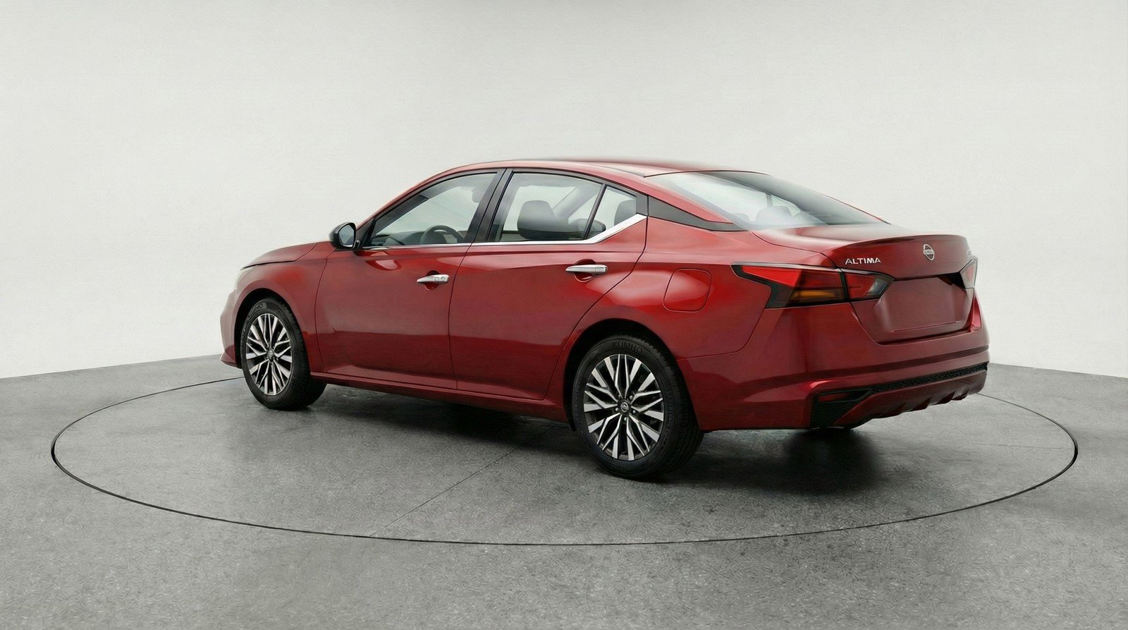 Used 2025 Nissan Altima 2.5 SV image 6