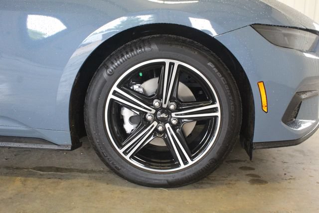 Used 2025 Ford Mustang Coupe RWD image 22