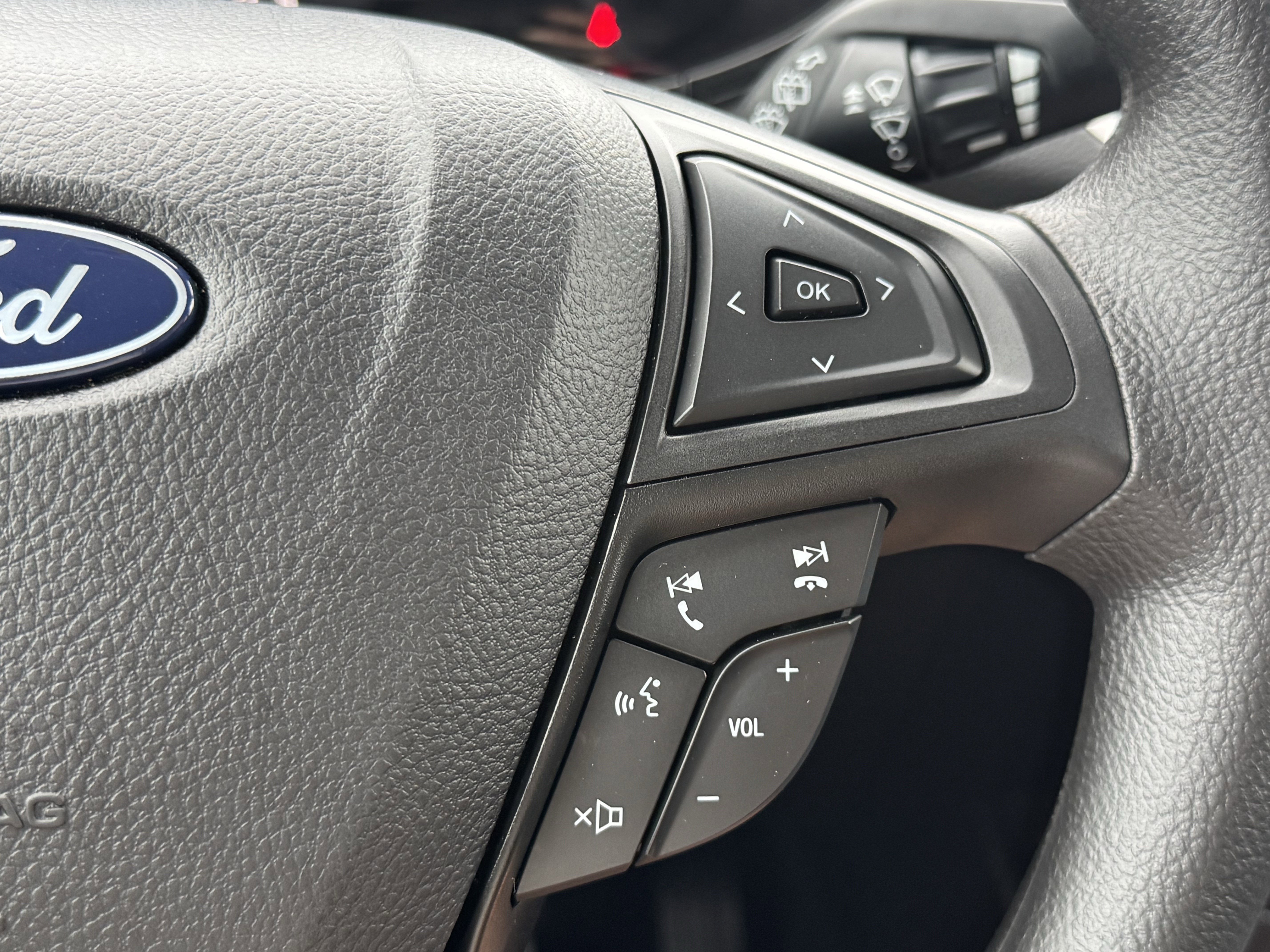 Certified 2024 Ford Edge SE image 19