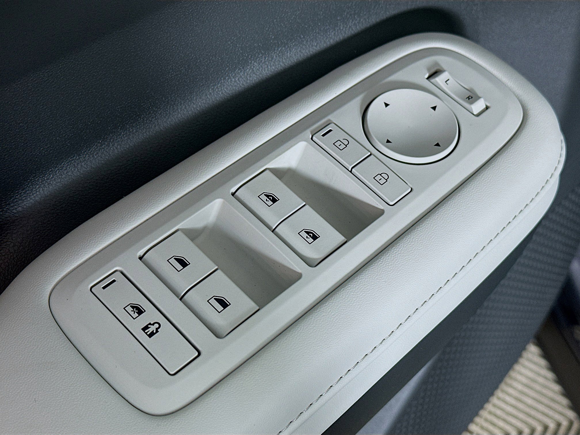 New 2026 Hyundai Santa Fe SEL image 17