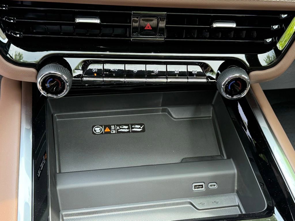 New 2026 Chevrolet Suburban High Country w/ Sun And Tow Package AWD/4WD image 22