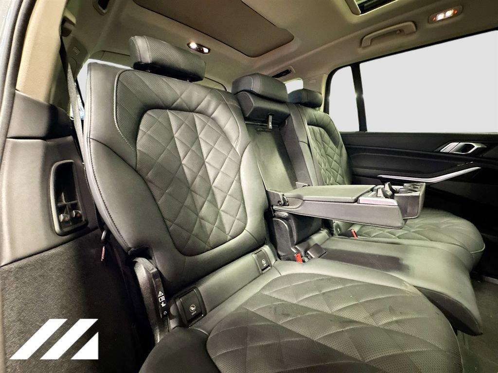 Used 2024 BMW X7 xDrive40i w/ Premium Package image 32