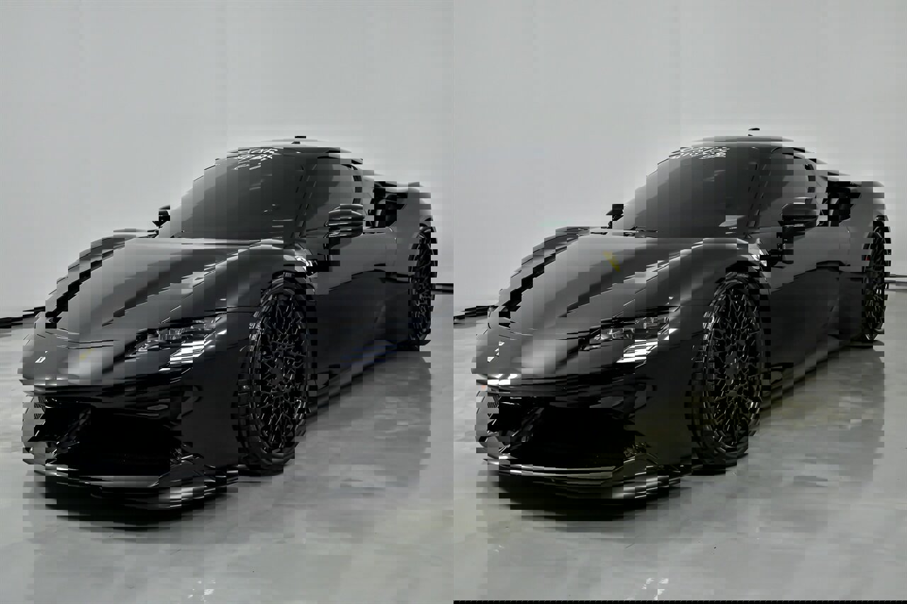 Used 2022 Ferrari SF90 Stradale image 6