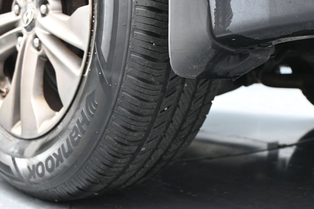 Used 2013 Hyundai Santa Fe Sport FWD image 17