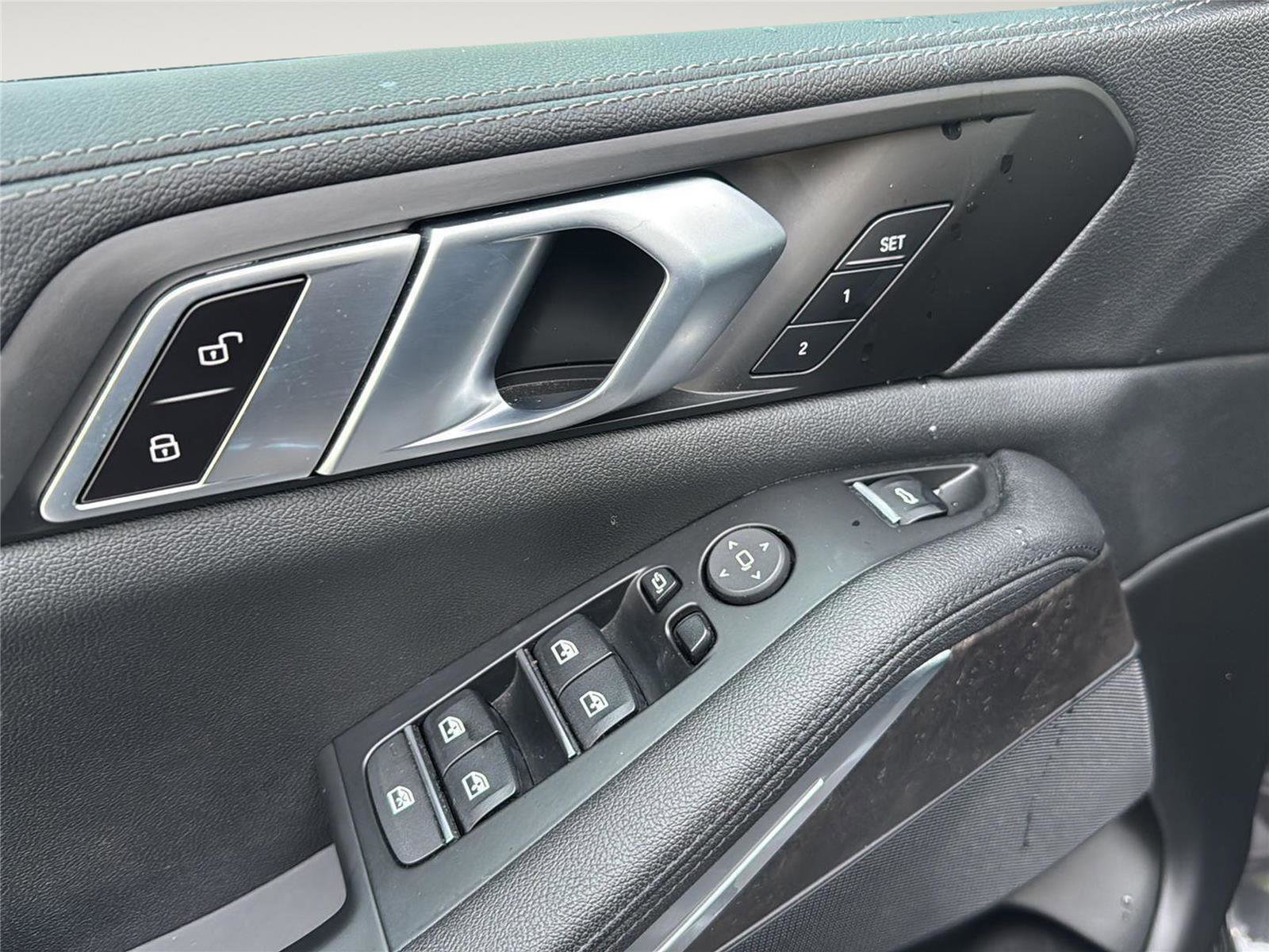 Used 2022 BMW X5 xDrive40i w/ Premium Package image 10