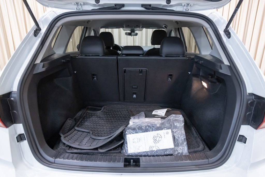 Used 2023 Volkswagen Taos SE image 24