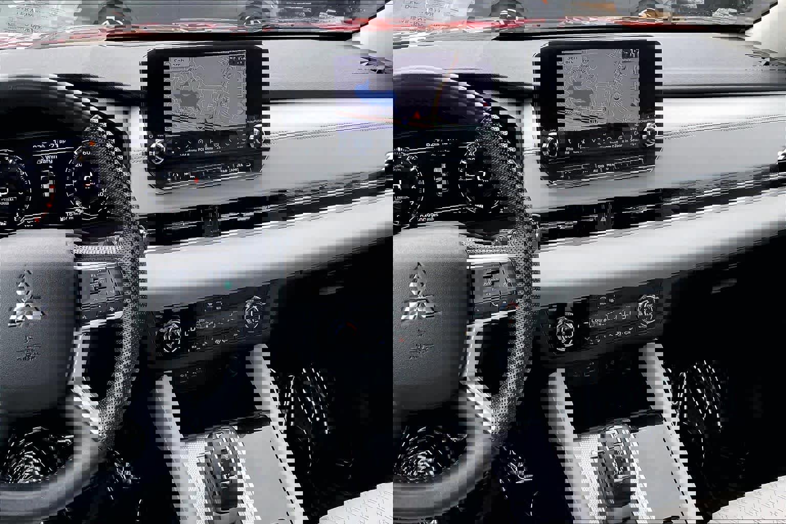 Used 2023 Mitsubishi Outlander SEL image 6