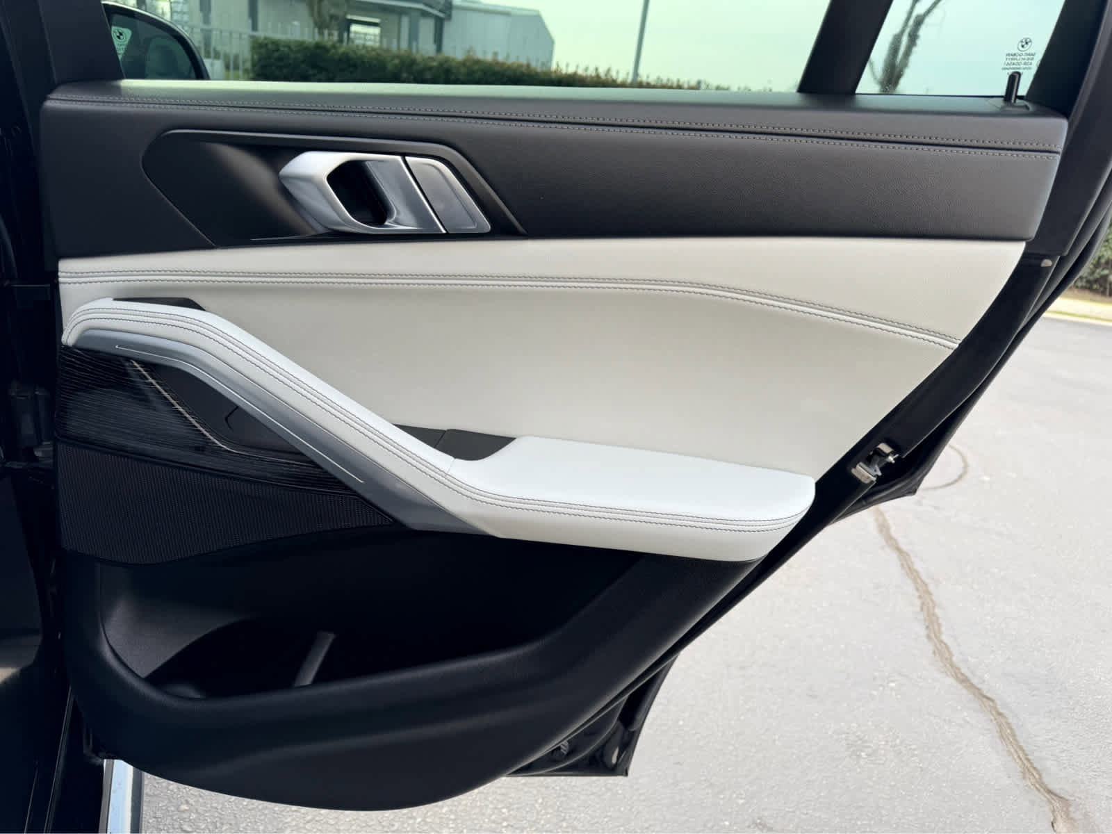 Used 2024 BMW X6 xDrive40i w/ Parking Assistance Package image 21