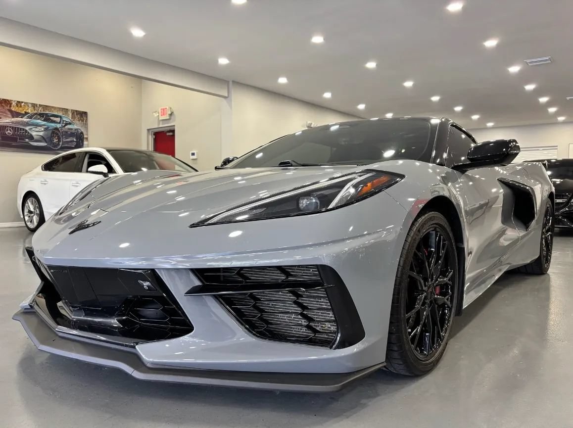 Used 2025 Chevrolet Corvette Stingray Preferred Conv w/ Z51 Performance Package RWD image 4