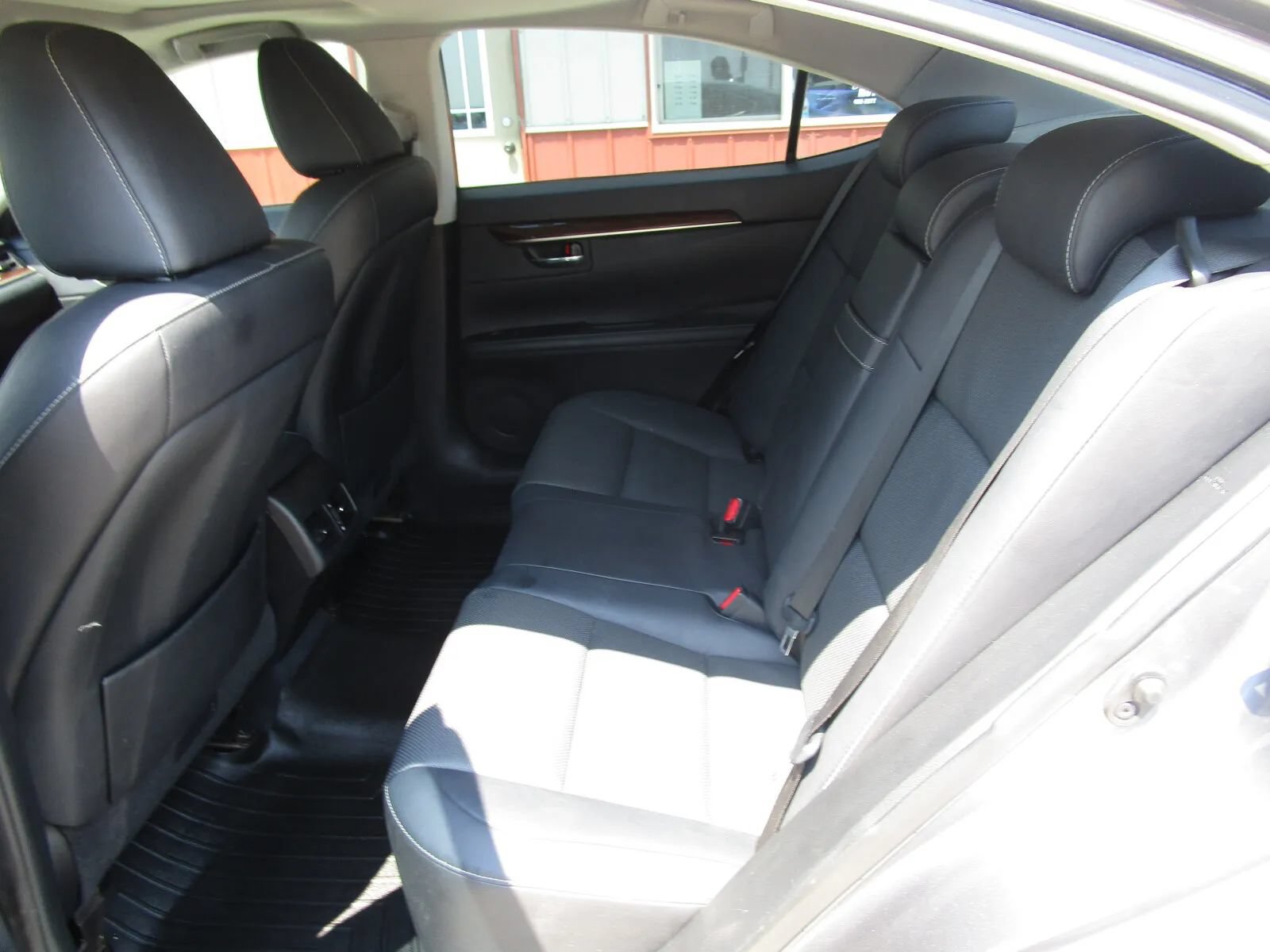 Used 2015 Lexus ES 350 w/ Premium Package FWD image 11