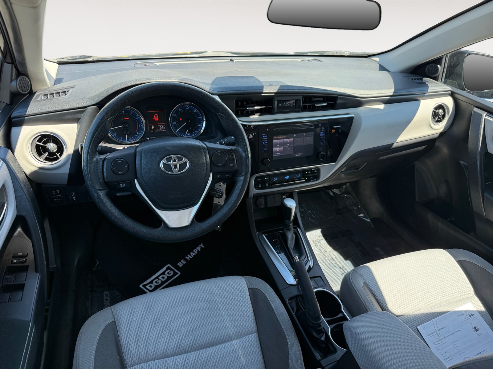 Used 2017 Toyota Corolla LE FWD image 15