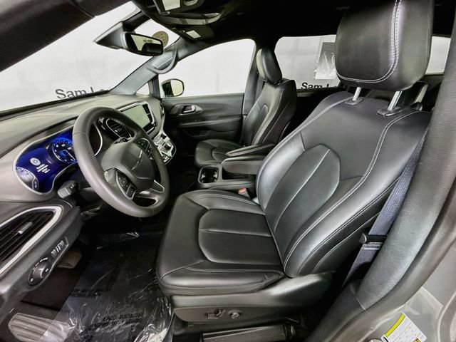 Used 2025 Chrysler Pacifica Select FWD image 21