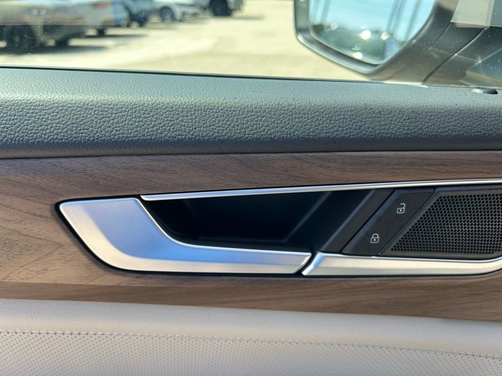 New 2026 Volkswagen Atlas SE image 52