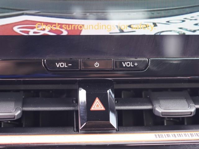 Certified 2026 Toyota Corolla SE w/ SE Package FWD image 20