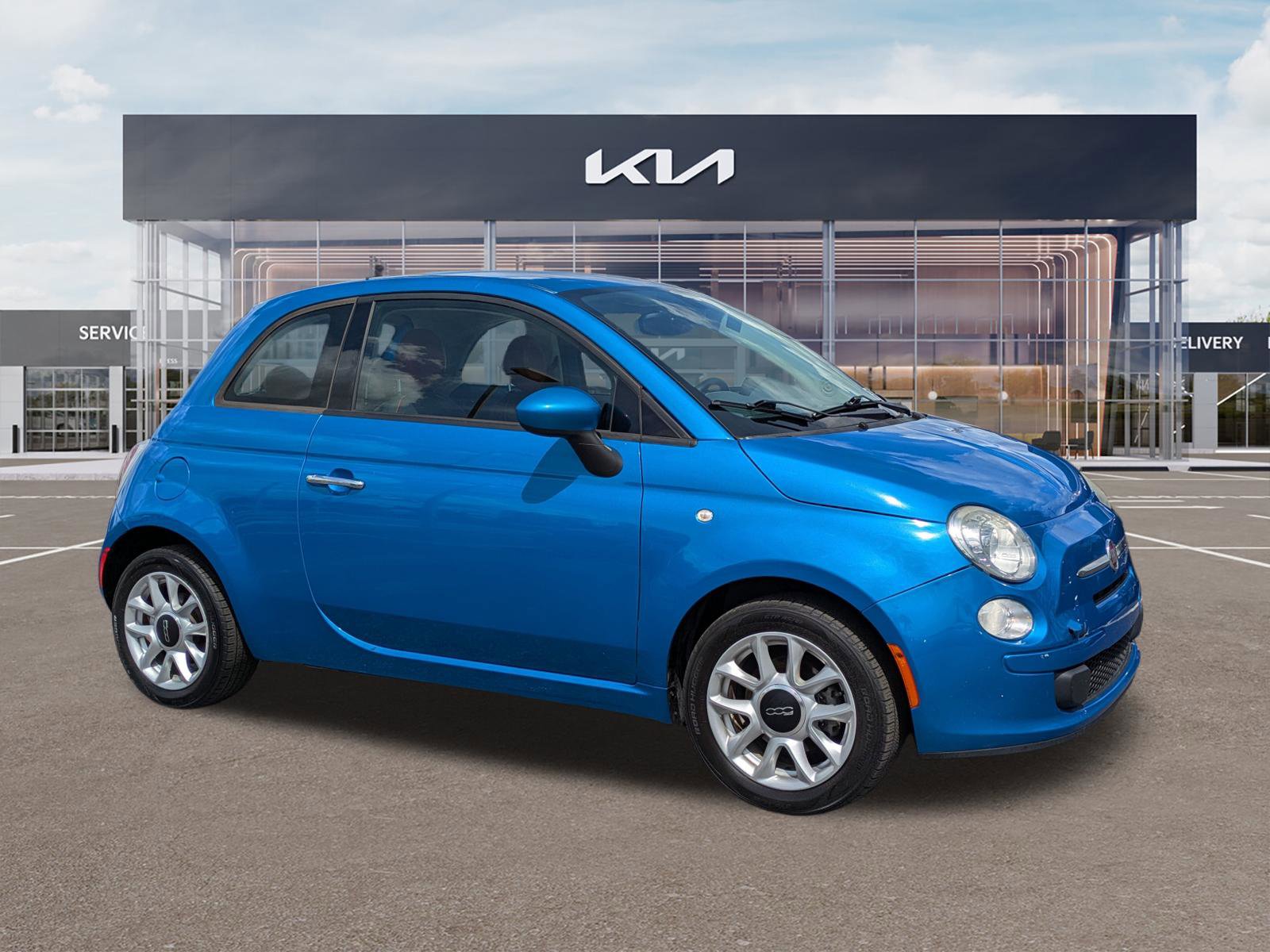 Used 2017 FIAT 500 Pop image 2