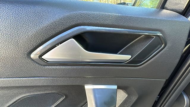 Used 2024 Volkswagen Tiguan SE R-Line image 32