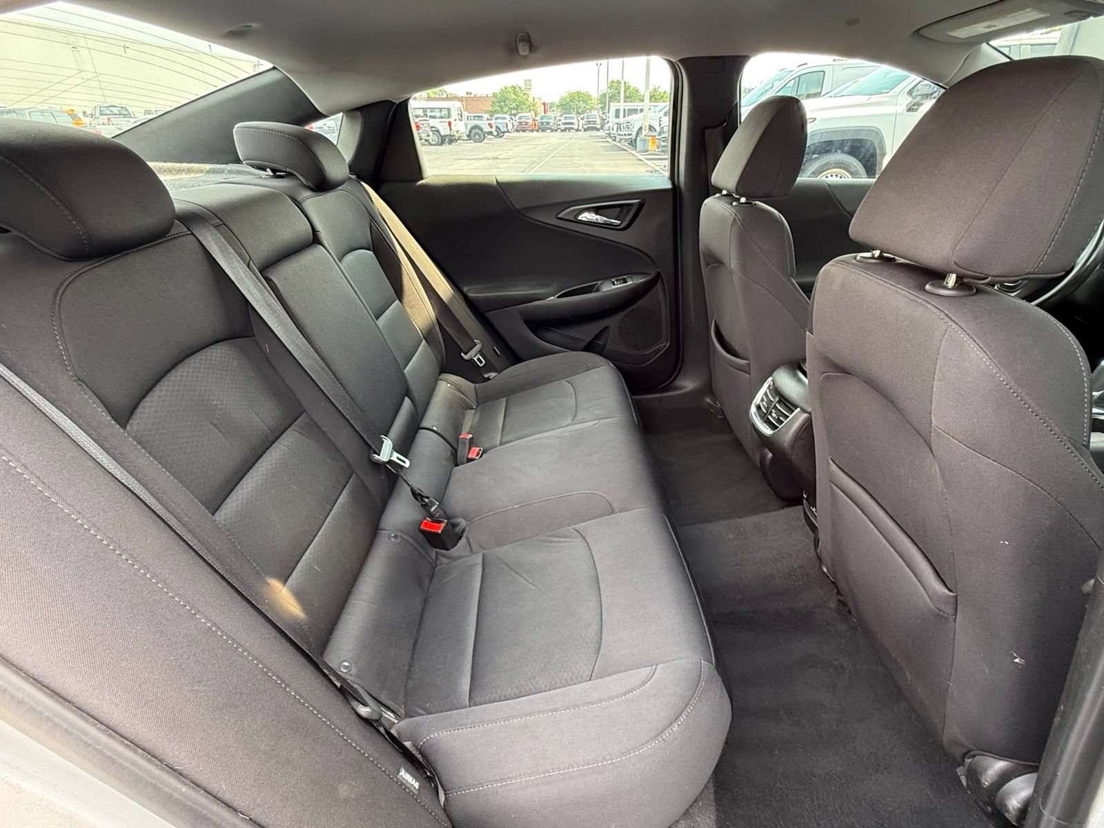Used 2017 Chevrolet Malibu LT FWD image 15