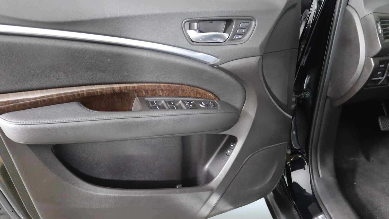 Used 2020 Acura MDX SH-AWD image 17