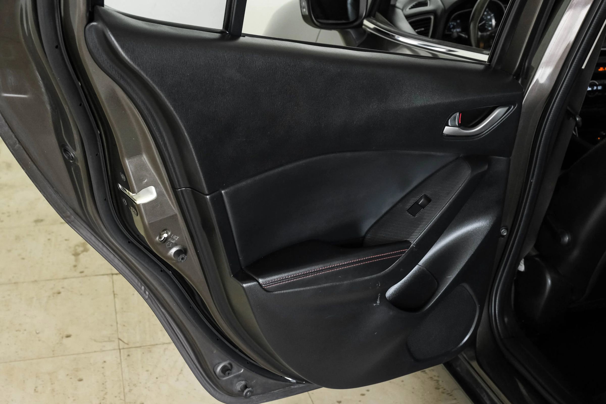 Used 2014 MAZDA MAZDA3 i Grand Touring FWD image 40