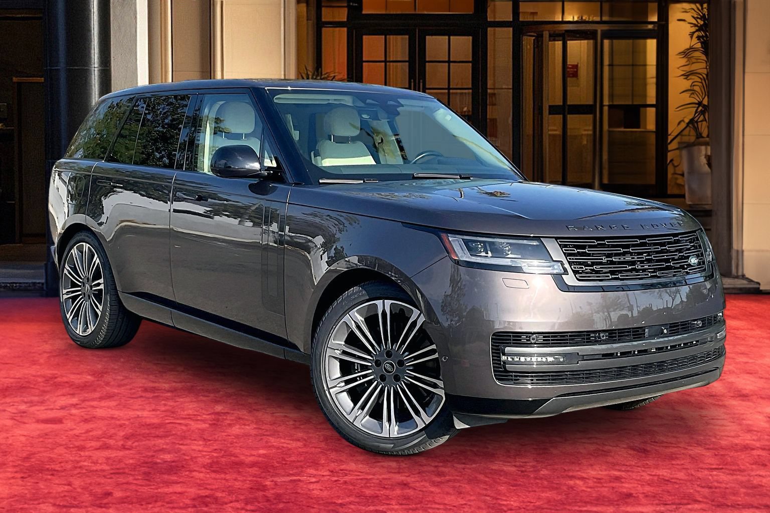 Certified 2024 Land Rover Range Rover SE AWD/4WD image 2