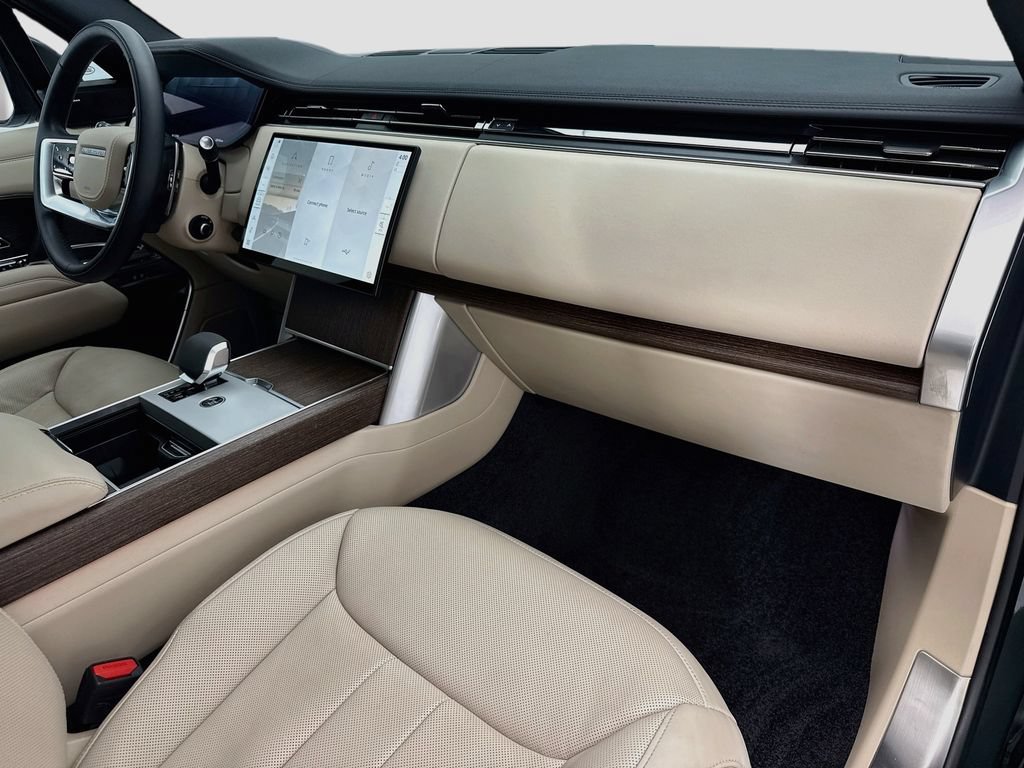 Used 2024 Land Rover Range Rover SE AWD/4WD image 16