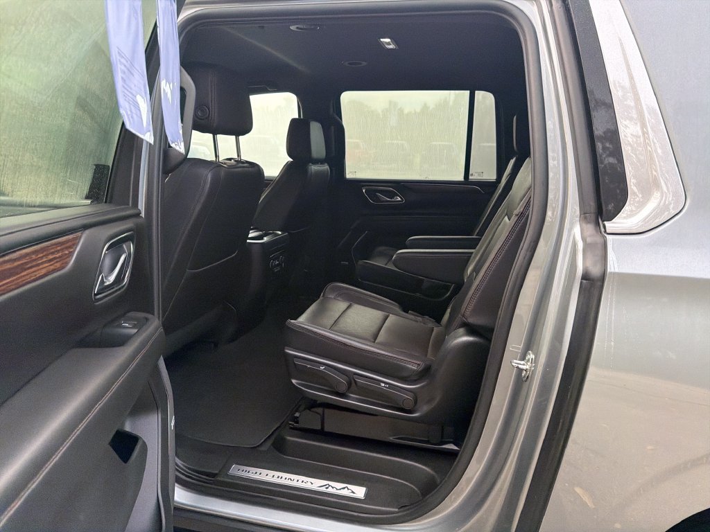 Used 2023 Chevrolet Suburban High Country AWD/4WD image 26