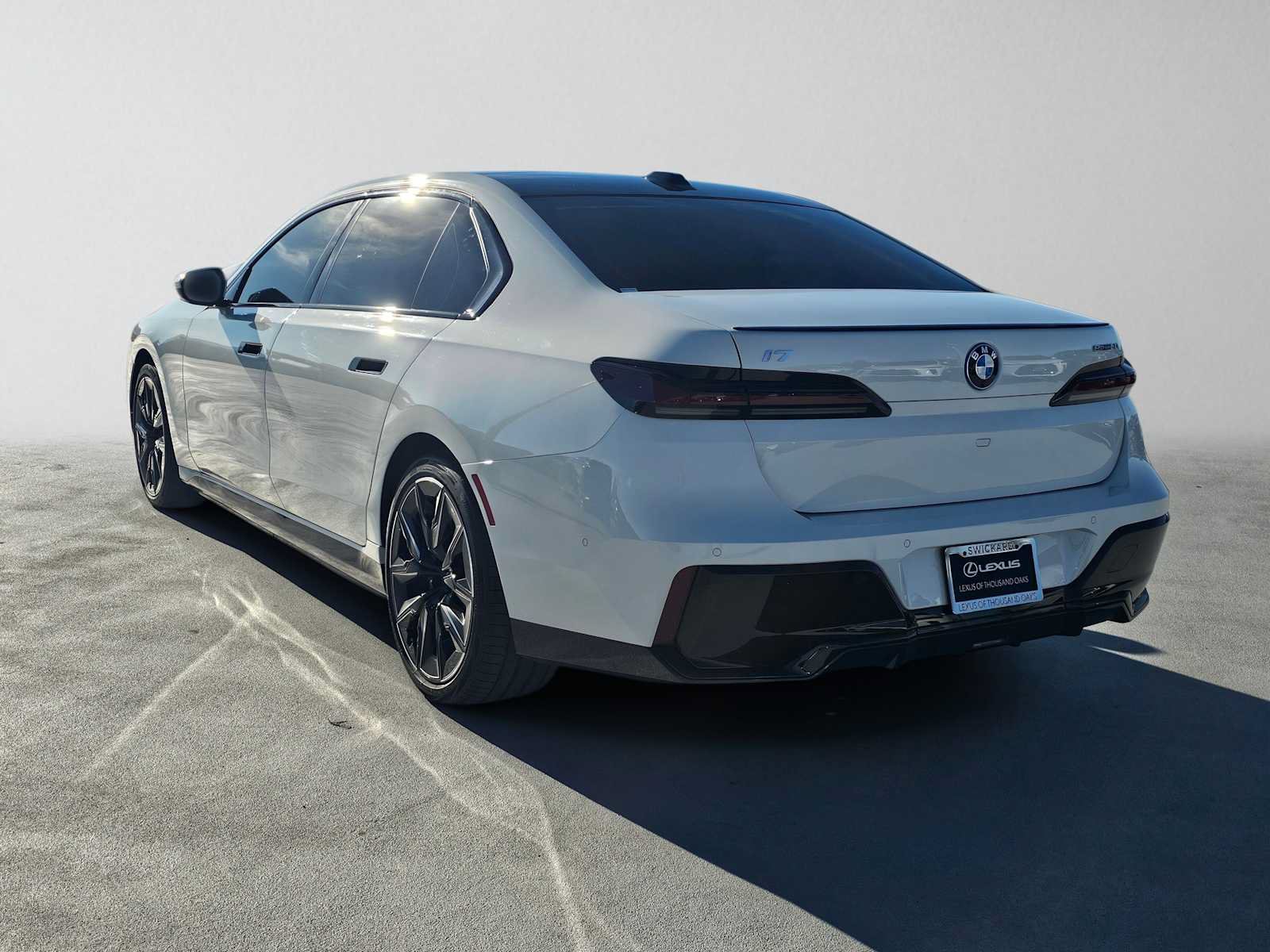 Used 2024 BMW i7 eDrive50 w/ M Sport Package RWD image 5