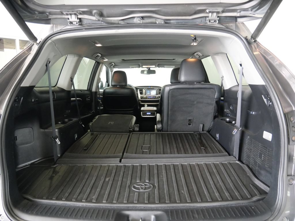 Used 2016 Toyota Highlander Limited AWD/4WD image 29